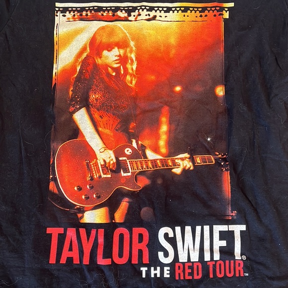 Taylor Swift Red Tour Shirt - Picture 3 of 4
